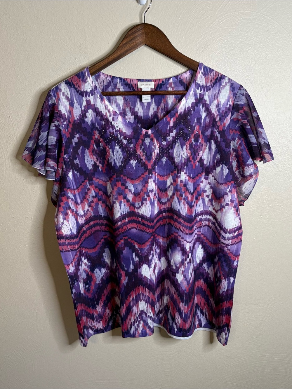 Chico’s 3 XL Purple Ikat Print Flutter Sleeve Rhinestone V-Neck Boho Blouse Top - Picture 2 of 11